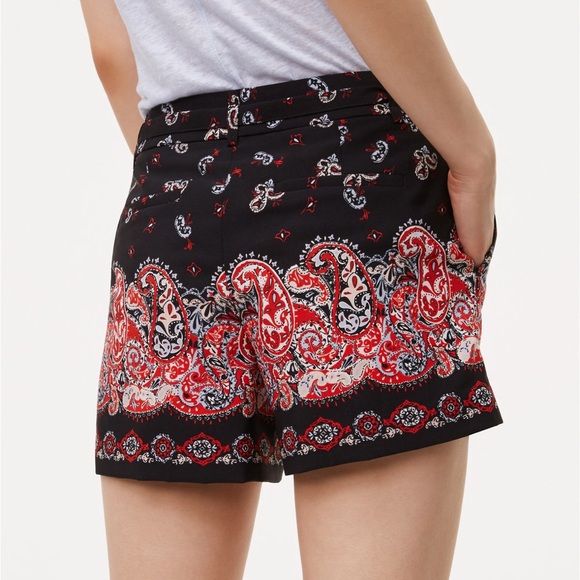 LOFT Pants - LOFT Paisley Riviera Shorts 14 Black Red Pockets